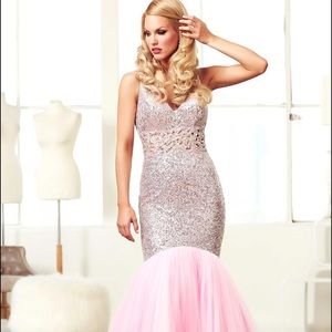 MAC DUGGAL MERMAID STYLE DRESS